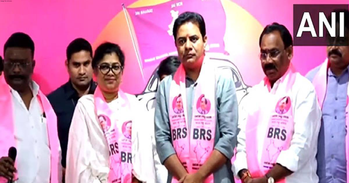 Telangana: Former Congress leader Palvai Sravanthi joins BRS